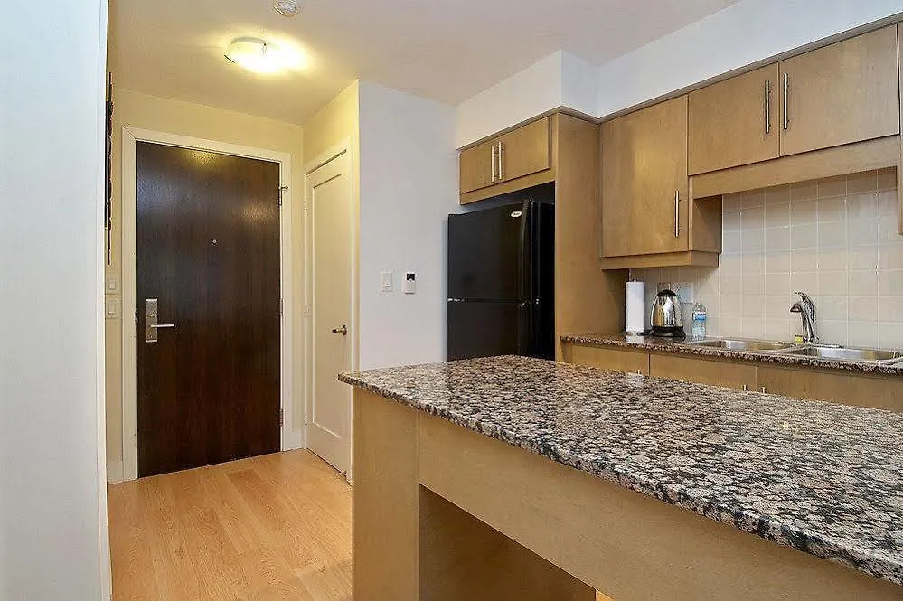 Whitehall Suites - 263 Wellington St W Toronto Canada